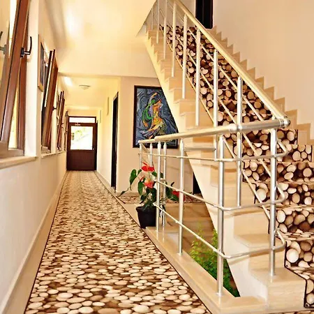Apart Otel Ceren Family Side
