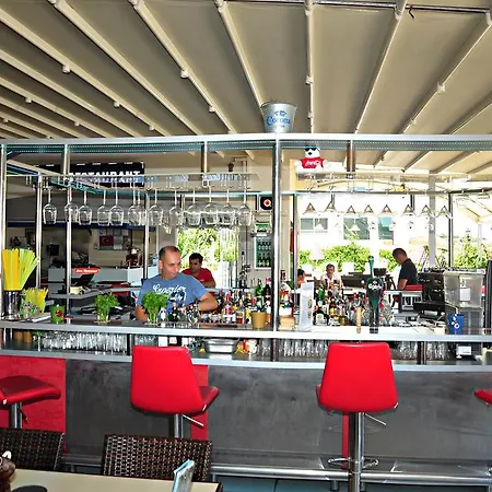 Ceren Family Hotel de apartamente 3*