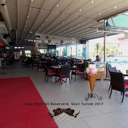 Ceren Family Hotel de apartamente 3*