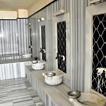 Ceren Family Hotel de apartamente 3*