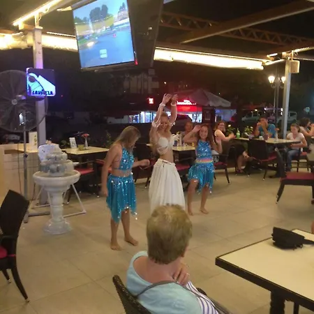 Hotel de apartamente Ceren Family